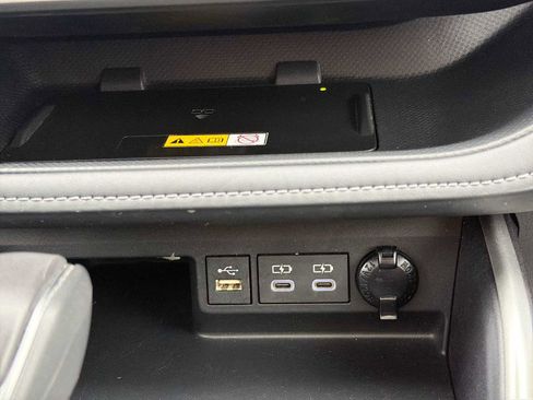 Used 2023 Toyota Highlander XLE image 25