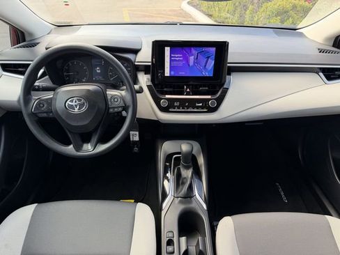 Used 2025 Toyota Corolla LE image 8