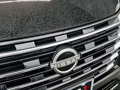 Used 2024 Nissan Rogue SV image 30