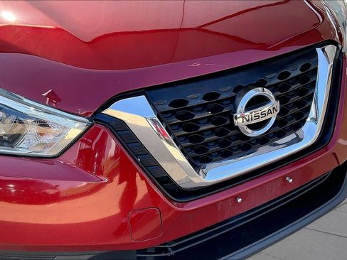 Used 2019 Nissan Kicks SV FWD image 29