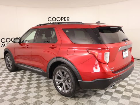Used 2022 Ford Explorer XLT w/ Equipment Group 202A image 24