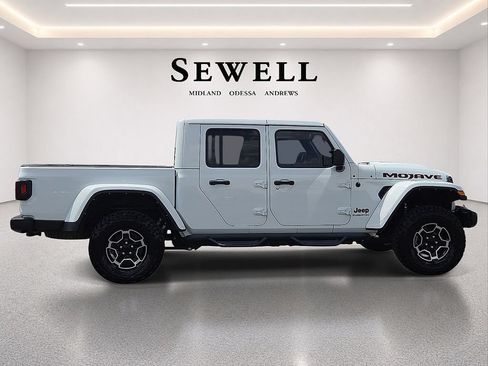 Used 2022 Jeep Gladiator Mojave w/ Cold Weather Group AWD/4WD image 5