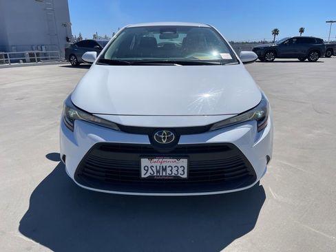 Used 2024 Toyota Corolla LE image 2