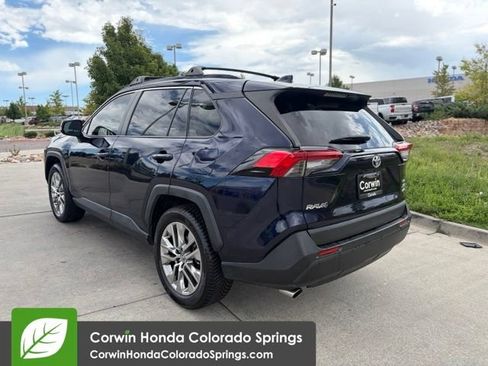Used 2019 Toyota RAV4 XLE Premium w/ Cold Weather Package AWD/4WD image 4