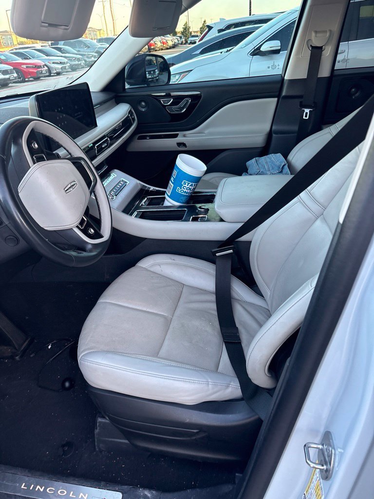 Used 2025 Lincoln Aviator Reserve RWD image 12