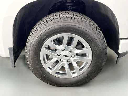 Used 2021 Chevrolet Silverado 1500 RST AWD/4WD image 37