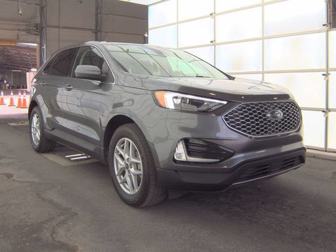Used 2023 Ford Edge SEL w/ Convenience Package AWD/4WD image 3