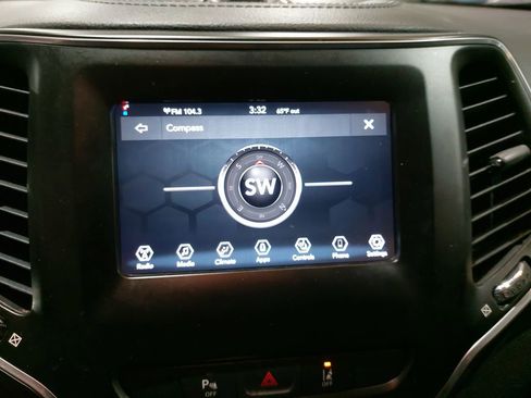 Used 2021 Jeep Cherokee Latitude Lux image 23