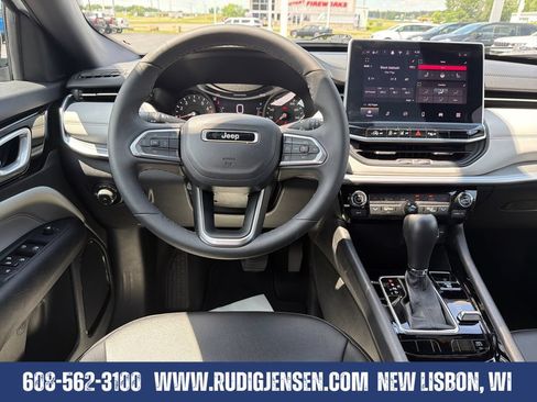 Used 2025 Jeep Compass Limited AWD/4WD image 13