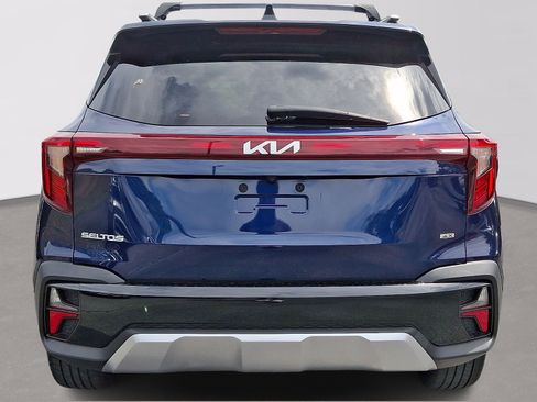 Used 2024 Kia Seltos SX w/ SX Sunroof Package AWD/4WD image 5
