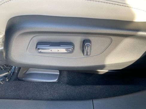Certified 2025 Honda HR-V EX-L image 25