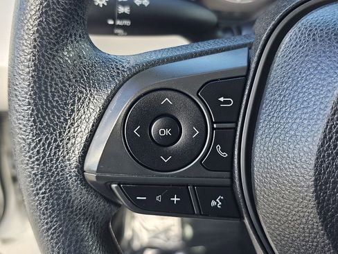 Used 2021 Toyota Corolla LE image 31