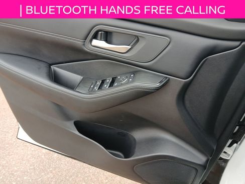 Used 2025 Nissan Rogue SL image 11