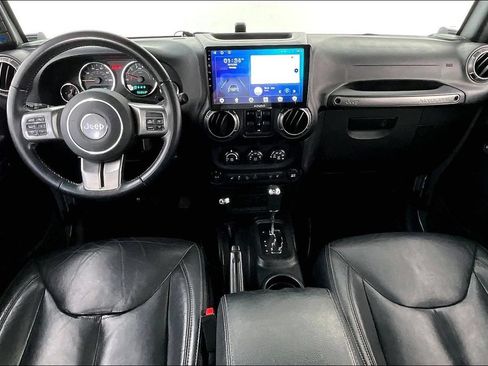 Used 2018 Jeep Wrangler Unlimited Sahara AWD/4WD image 19