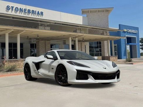 Used 2023 Chevrolet Corvette Z06 RWD image 2