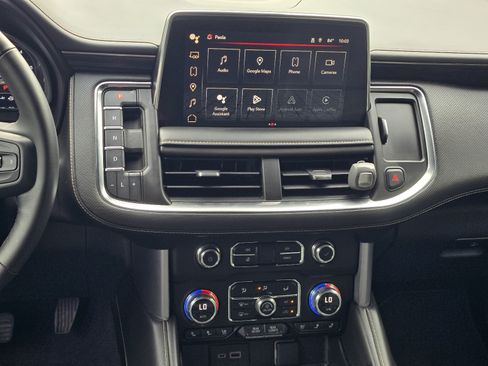 Used 2023 GMC Yukon XL SLT w/ SLT Premium Package RWD image 16