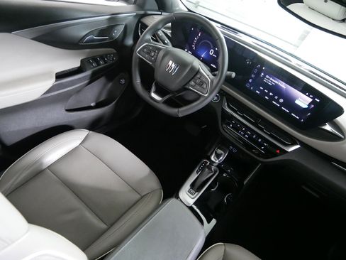 Used 2024 Buick Envista Avenir image 9