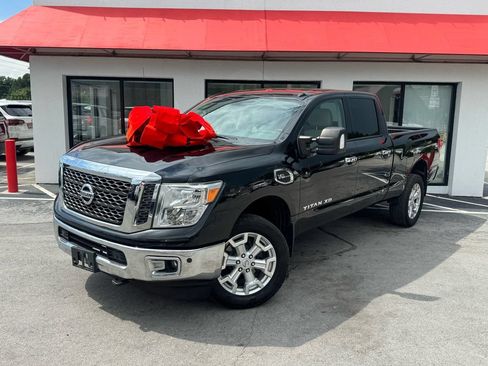 Used 2017 Nissan Titan SV AWD/4WD image 1