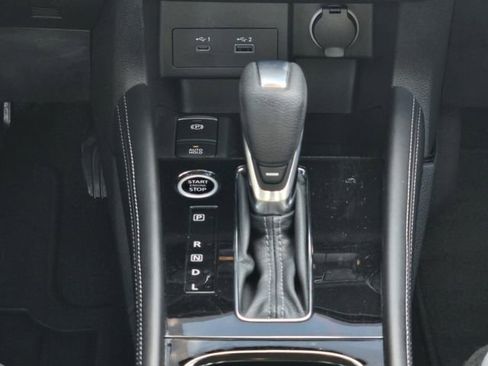 Used 2022 Nissan Kicks SR w/ Premium Package image 12