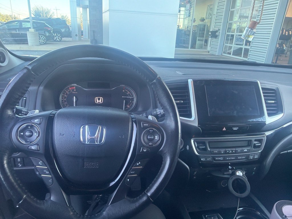 Used 2016 Honda Pilot Elite image 2