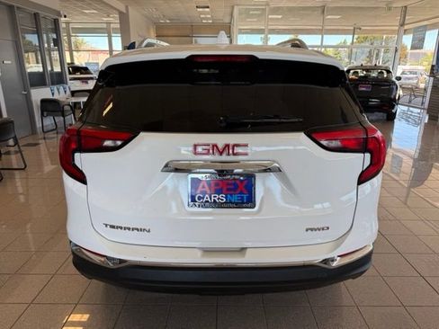 Used 2020 GMC Terrain SLT AWD/4WD image 4