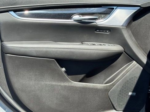 Certified 2025 Cadillac XT5 Premium Luxury image 16