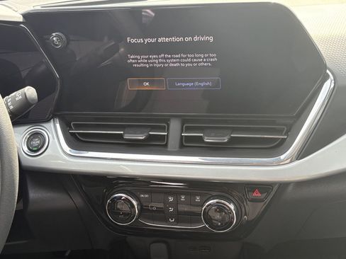 Used 2025 Chevrolet Trax LT image 20