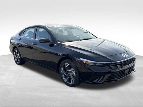 New 2026 Hyundai Elantra Limited FWD image 7