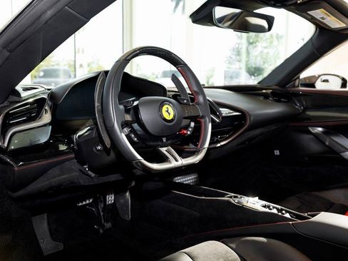 Used 2022 Ferrari SF90 Spider image 29