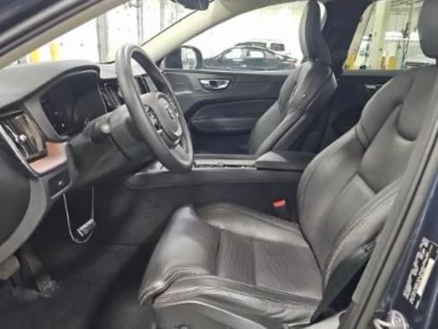 Used 2023 Volvo XC60 B6 Ultimate w/ Climate Package image 2