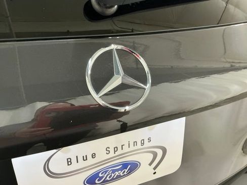 Used 2021 Mercedes-Benz GLC 300 4MATIC image 5
