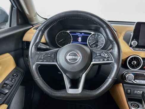 Used 2025 Nissan Sentra SV w/ SV Premium Package FWD image 17
