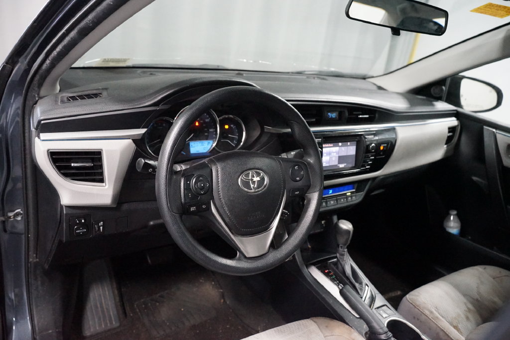 Used 2016 Toyota Corolla LE FWD image 7
