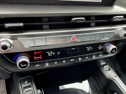 Used 2025 Kia Telluride S FWD image 16