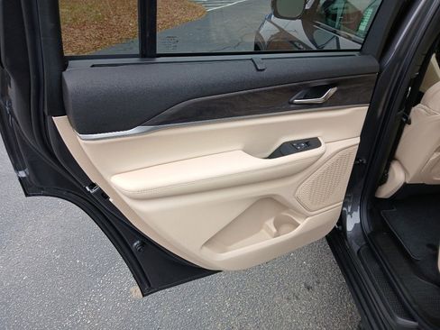 New 2025 Jeep Grand Cherokee L Limited w/ Luxury Tech Group II image 25