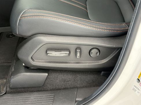 Used 2025 Honda Pilot TrailSport image 15