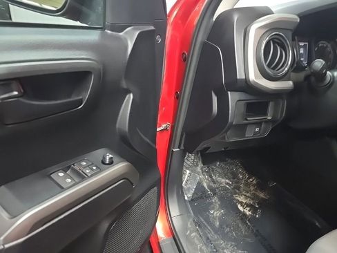 Used 2019 Toyota Tacoma SR5 image 14