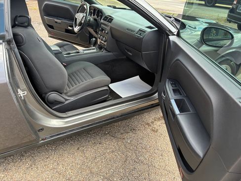 Used 2011 Dodge Challenger RWD image 15