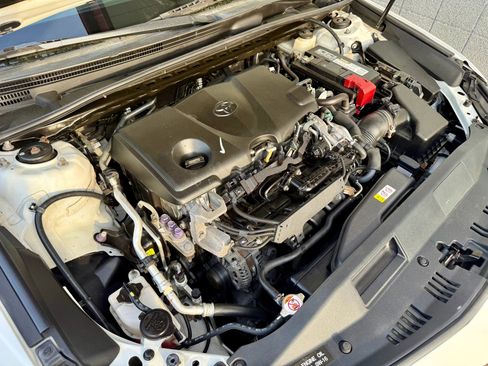 Used 2018 Toyota Camry LE FWD image 12