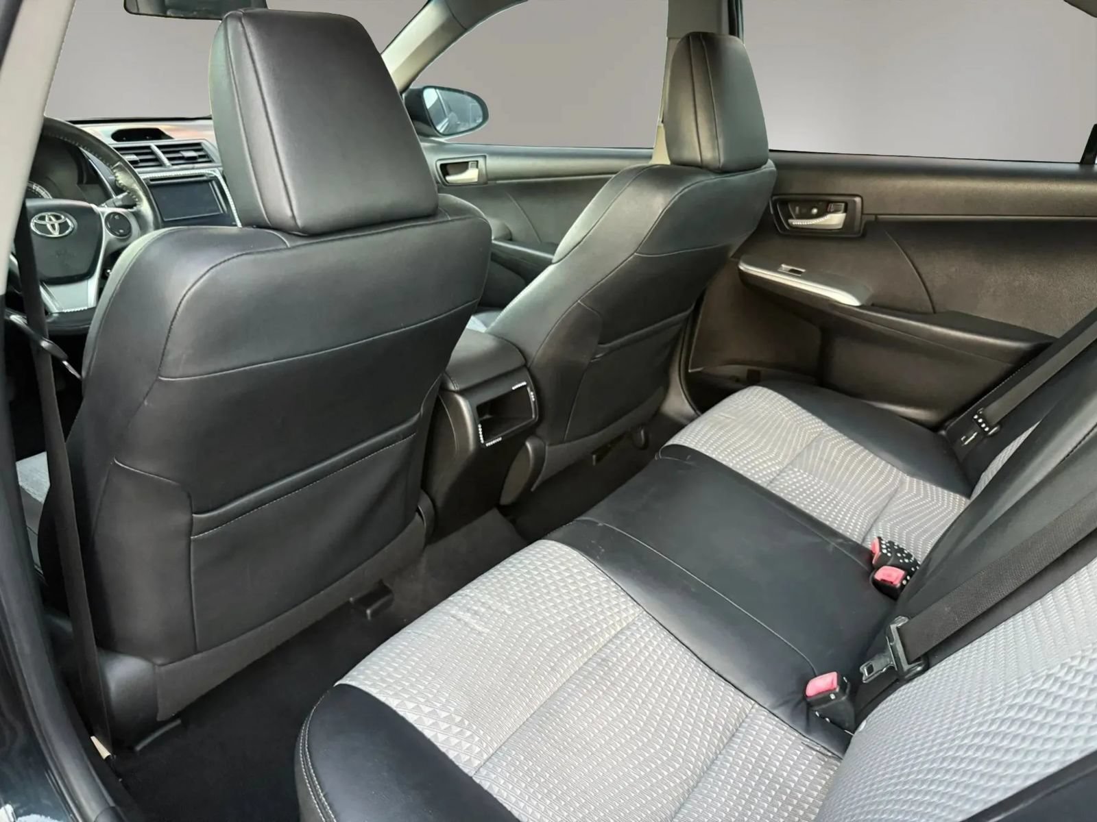 Used 2012 Toyota Camry SE FWD image 21