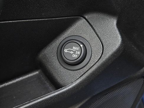 Used 2024 GMC Terrain SLT image 24