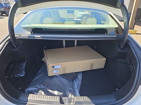 New 2026 Mercedes-Benz E 350 4MATIC Sedan image 13