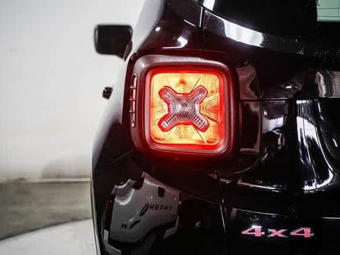 Used 2019 Jeep Renegade Limited image 7