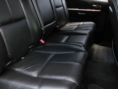 Used 2007 Chevrolet Avalanche LT w/ LT Preferred Equipment Group AWD/4WD image 23