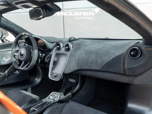 Used 2020 McLaren 600LT Spider RWD image 18