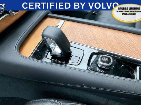 Used 2023 Volvo XC90 B6 Plus image 19