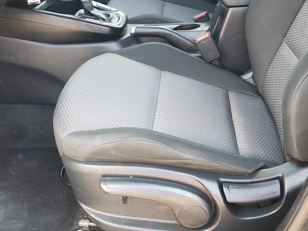 Used 2025 Kia Soul LX w/ LX Technology Package FWD image 26