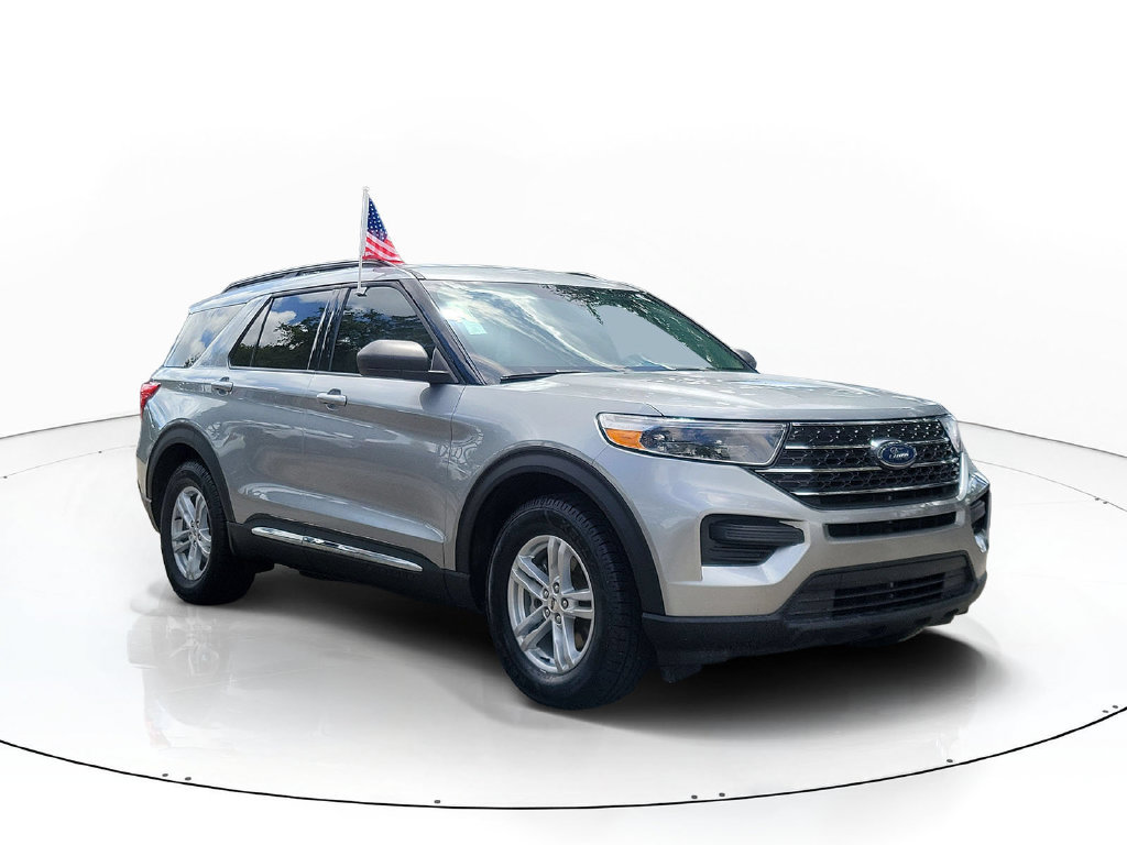 Used 2024 Ford Explorer XLT RWD image 2