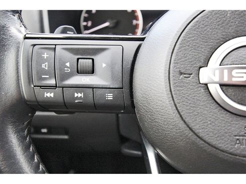 Used 2023 Nissan Rogue SL w/ SL Premium Package image 11