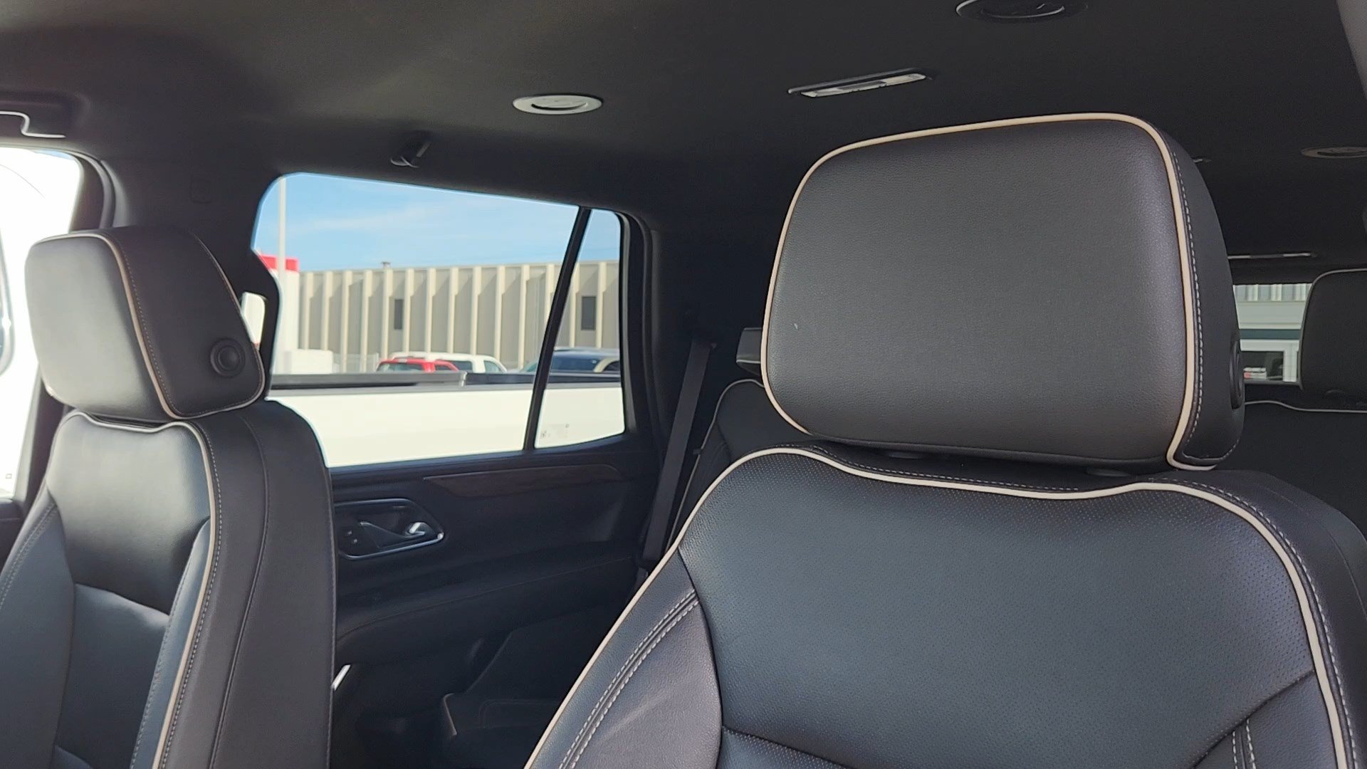 Used 2023 Chevrolet Tahoe Premier AWD/4WD image 9